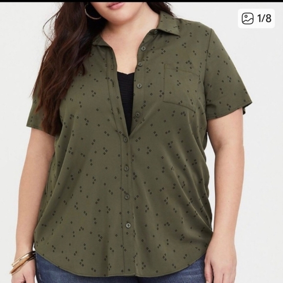 TORRID Olive Green Women's Button-Up Top - Picture 1 of 10